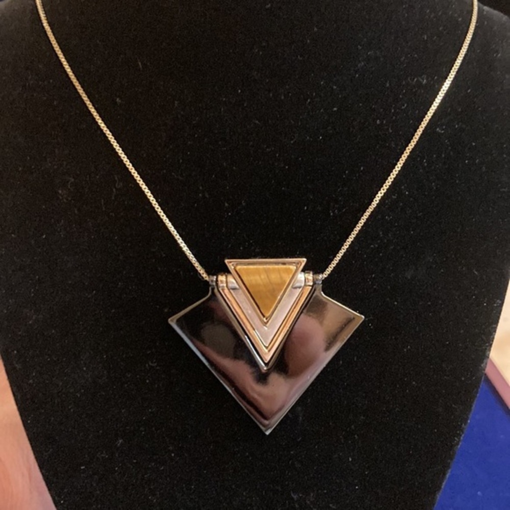 NWT Express genuine tigers eye and multi-tone pendant necklace